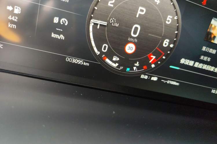 Used Land Rover Defender 2025 90 3.0T P400 X-Dynamic HSE Odometer Close Up