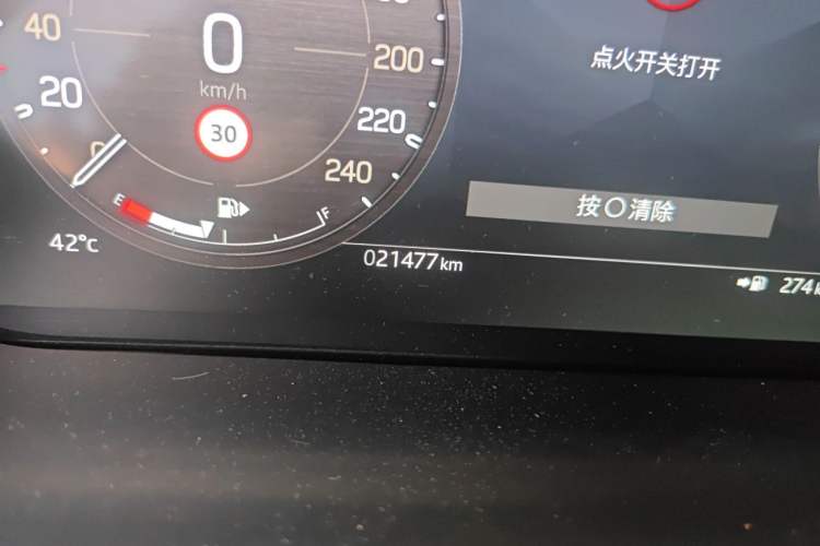 Used Land Rover Defender 2025 110 3.0T P400 – Dynamic HSE Odometer Close Up