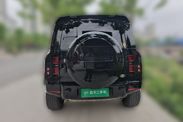Used Land Rover Defender 2025 110 3.0T P400 – Dynamic HSE Rear