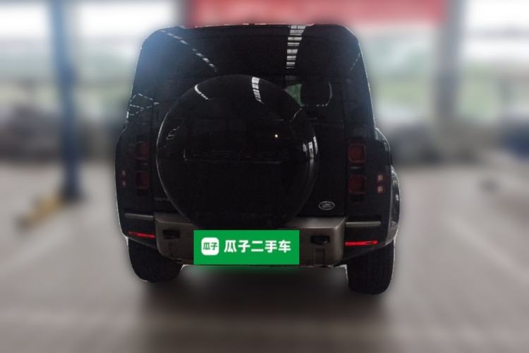 Used Land Rover Defender 2025 110 3.0T P400 – Dynamic HSE Rear
