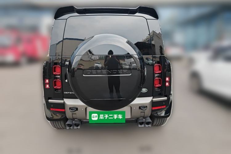 Used Land Rover Defender 2025 110 3.0T P400 – Dynamic HSE Rear