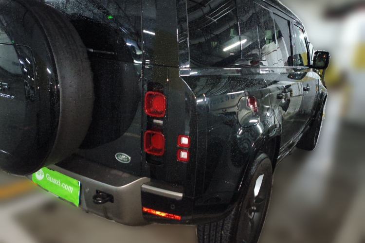 Used Land Rover Defender 2025 110 3.0T P400 – Dynamic HSE Rear Right 45 Deg