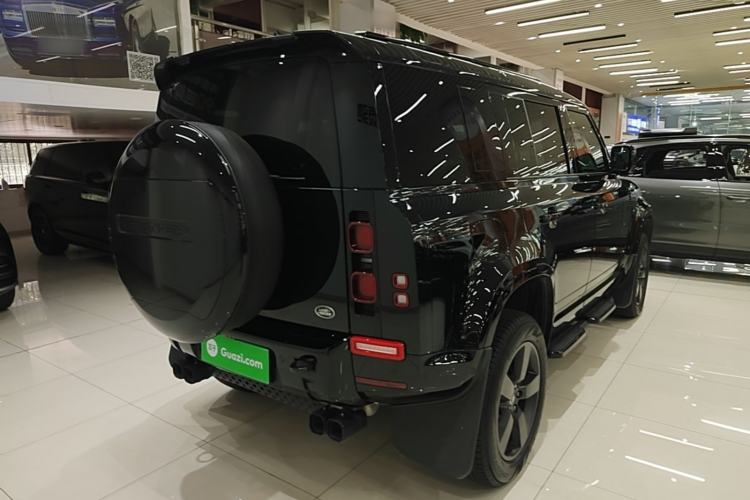 Used Land Rover Defender 2025 110 3.0T P400 – Dynamic HSE Rear Right 45 Deg