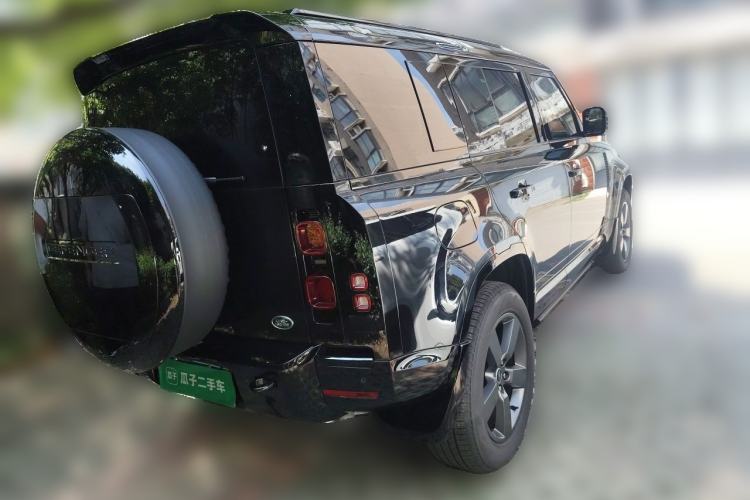 Used Land Rover Defender 2025 110 3.0T P400 – Dynamic HSE Rear Right 45 Deg