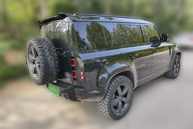 Used Land Rover Defender 2025 110 3.0T P400 – Dynamic HSE Rear Right 45 Deg