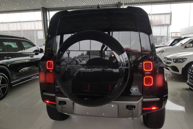 Used Land Rover Defender 2025 110 3.0T P400 – Dynamic HSE Rear