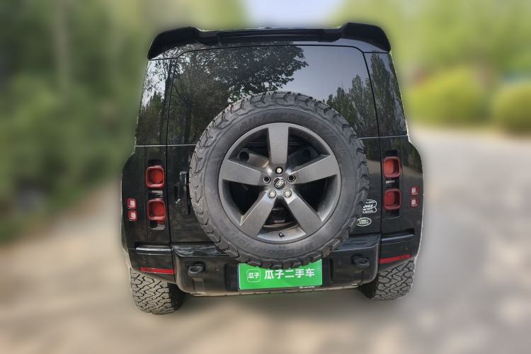 Used Land Rover Defender 2025 110 3.0T P400 – Dynamic HSE Rear