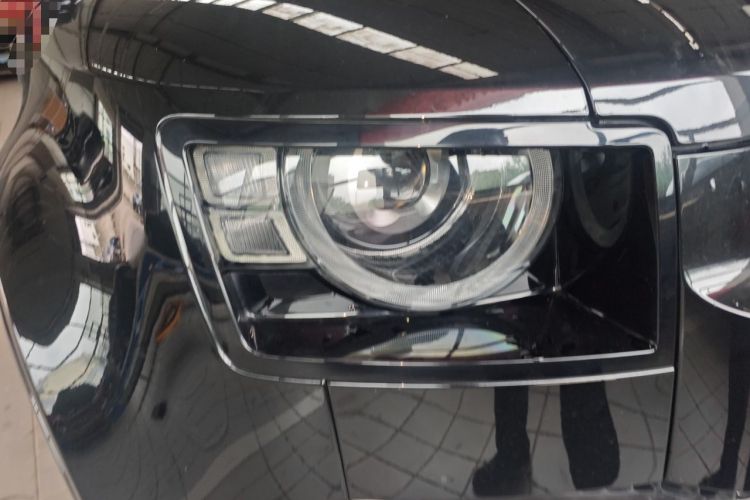 Used Land Rover Defender 2025 110 3.0T P400 – Dynamic HSE Right Front Headlight