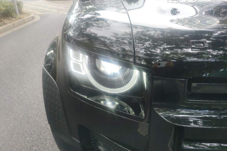 Used Land Rover Defender 2025 110 3.0T P400 Dark Edition Right Front Headlight