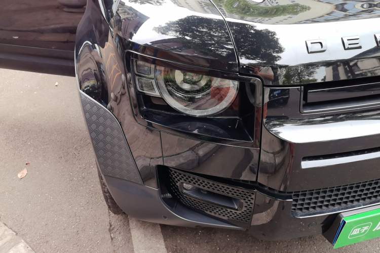 Used Land Rover Defender 2025 110 3.0T P400 Dark Edition Right Front Headlight