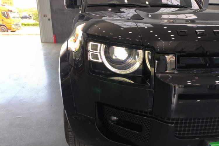 Used Land Rover Defender 2025 110 3.0T P400 Dark Edition Right Front Headlight