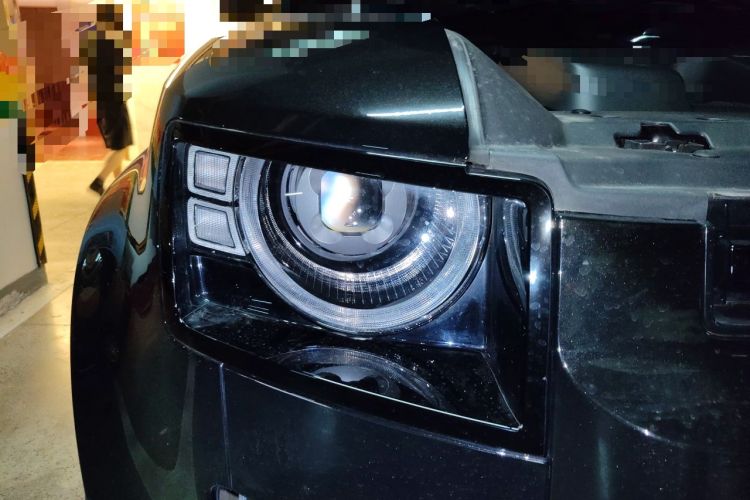 Used Land Rover Defender 2025 110 3.0T P400 – Dynamic HSE Right Front Headlight