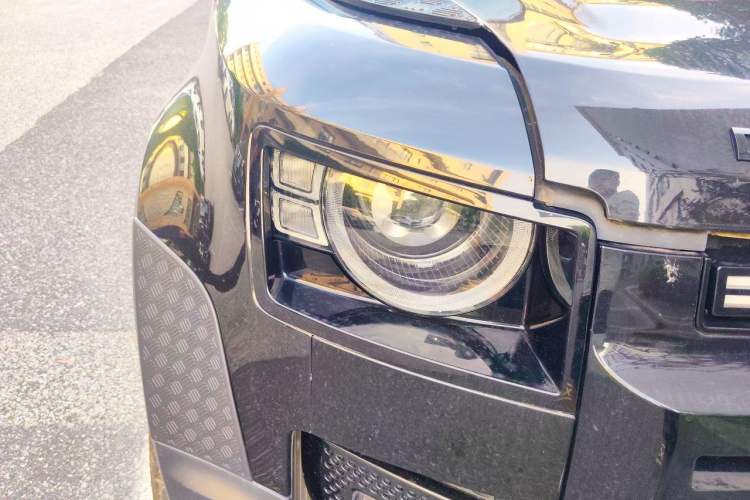 Used Land Rover Defender 2025 110 3.0T P400 Dark Edition Right Front Headlight