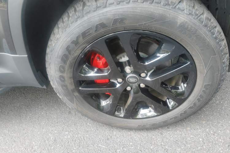 Used Land Rover Defender 2025 110 3.0T P400 Dark Edition Right Front Wheel Hub