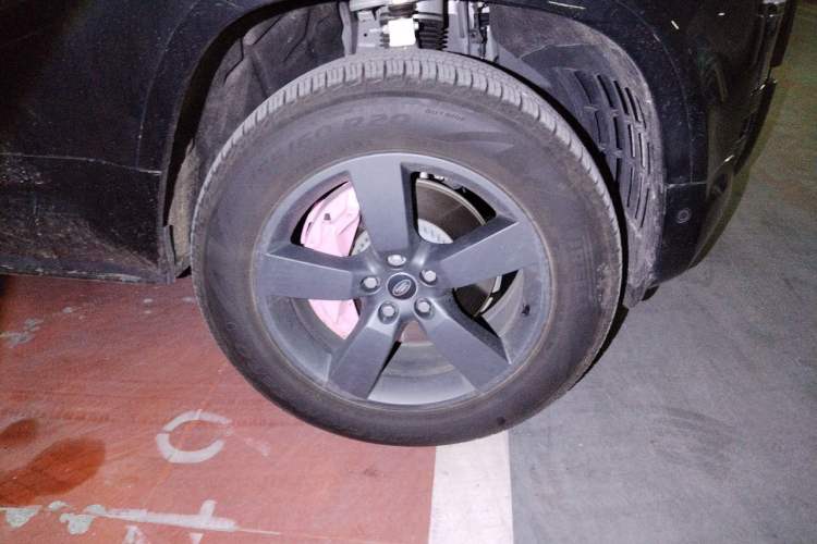Used Land Rover Defender 2025 110 3.0T P400 – Dynamic HSE Right Front Wheel Hub