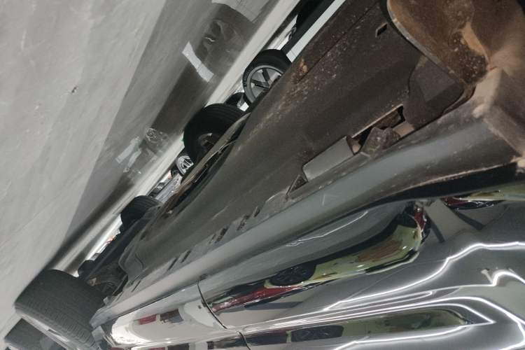 Used Land Rover Defender  Right Side Sill