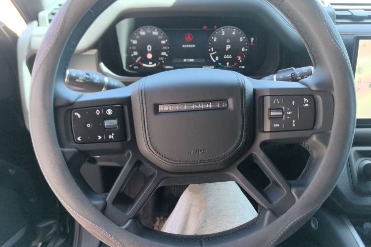 Used Land Rover Defender 2025 110 3.0T P400 Dark Edition Steering Wheel