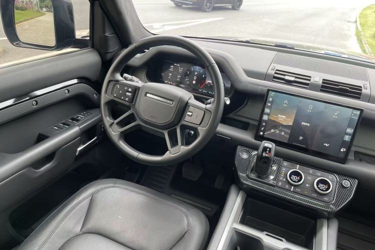 Used Land Rover Defender 2025 110 3.0T P400 Dark Edition Steering Wheel