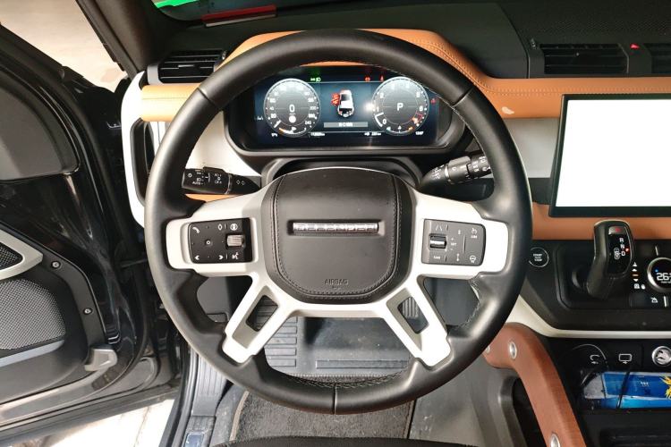 Used Land Rover Defender 2025 110 3.0T P400 X-Dynamic SE Steering Wheel