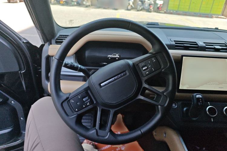 Used Land Rover Defender 2025 90 3.0T P400 X-Dynamic HSE Steering Wheel
