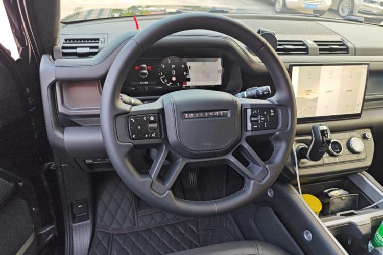 Used Land Rover Defender 2025 90 3.0T P400 X-Dynamic HSE Steering Wheel