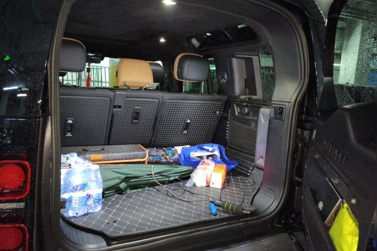 Used Land Rover Defender 2025 110 3.0T P400 – Dynamic HSE Trunk