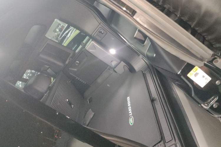 Used Land Rover Defender  Trunk