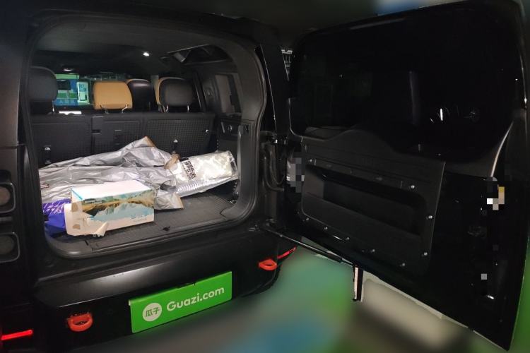 Used Land Rover Defender 2025 110 3.0T P400 X Trunk