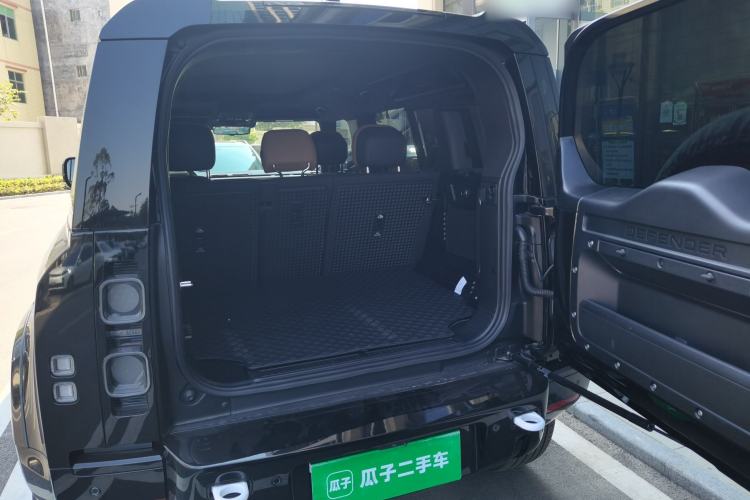 Used Land Rover Defender 2025 110 3.0T P400 X Trunk