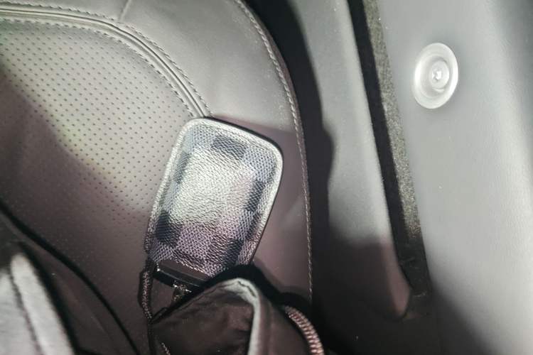 Used Land Rover Defender 2025 110 3.0T P400 – Dynamic HSE Vehicle Key