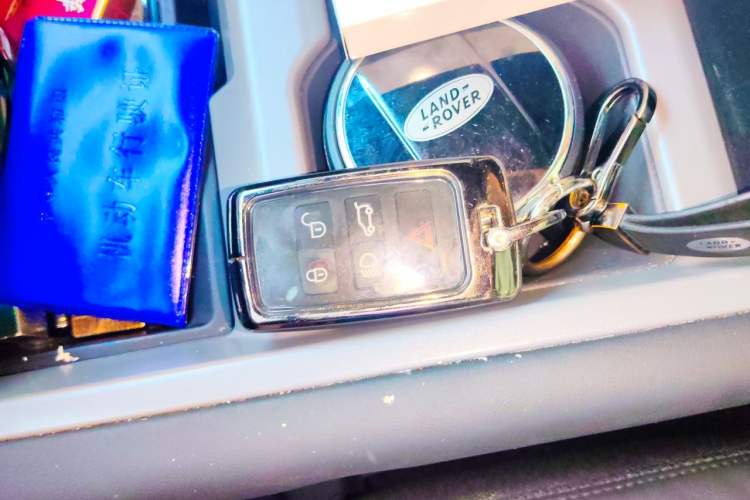 Used Land Rover Defender 2025 110 3.0T P400 Dark Edition Vehicle Key