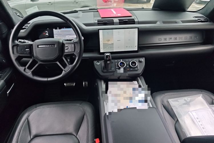 Used Land Rover Defender 2025 110 3.0T P400 X Center Console