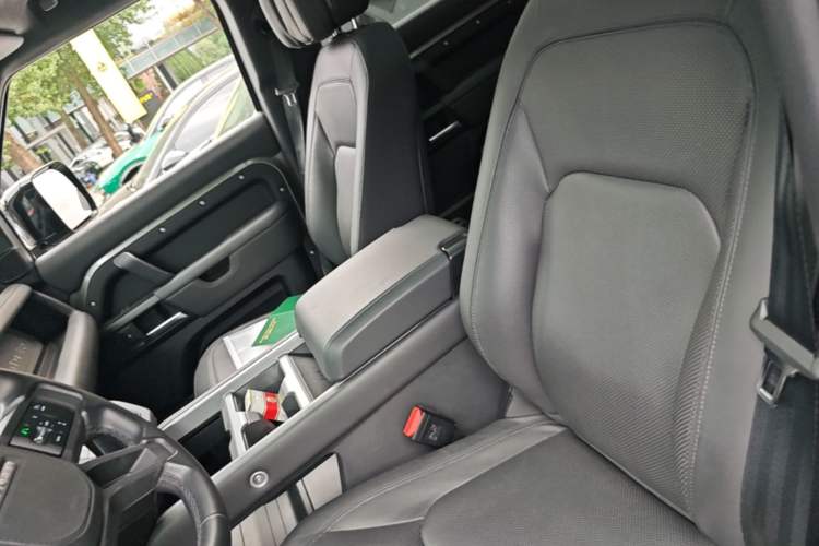 Used Land Rover Defender 2025 110 3.0T P400 X Left Front Seat