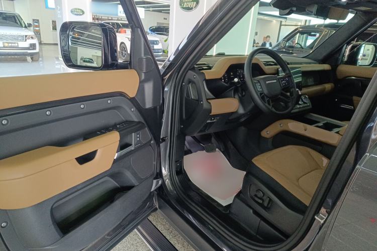 Used Land Rover Defender 2025 110 3.0T P400 Dark Edition Driver Seat