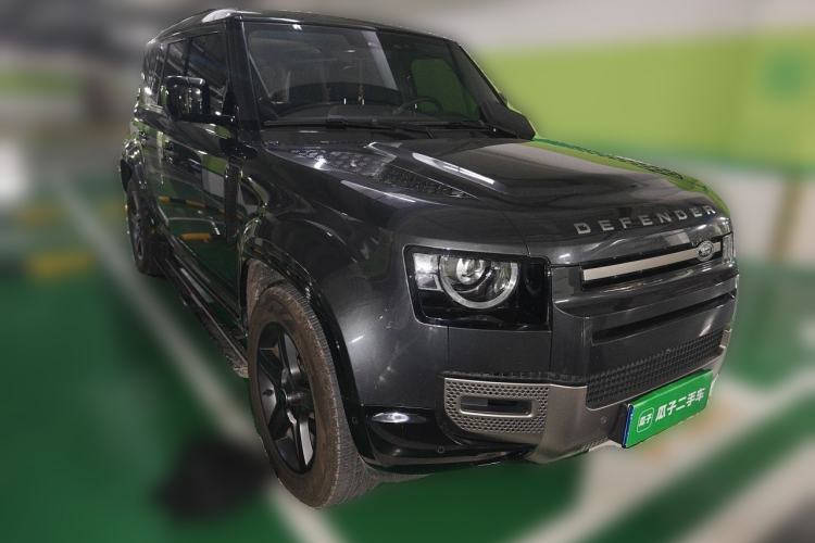 Used Land Rover Defender 2025 110 3.0T P400 X-Dynamic SE Front Right 45 Deg