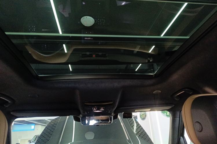 Used Land Rover Defender 2025 110 3.0T P400 Dark Edition Headliner