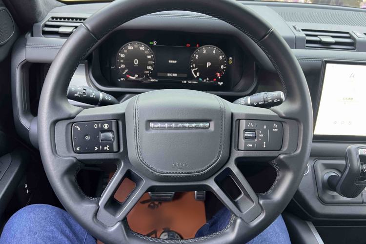 Used Land Rover Defender 2025 110 3.0T P400 X Interior 2