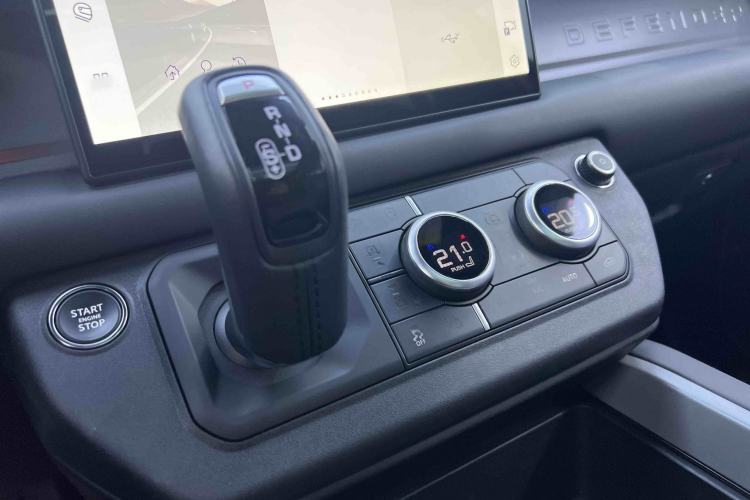 Used Land Rover Defender 2025 110 3.0T P400 X Interior 5