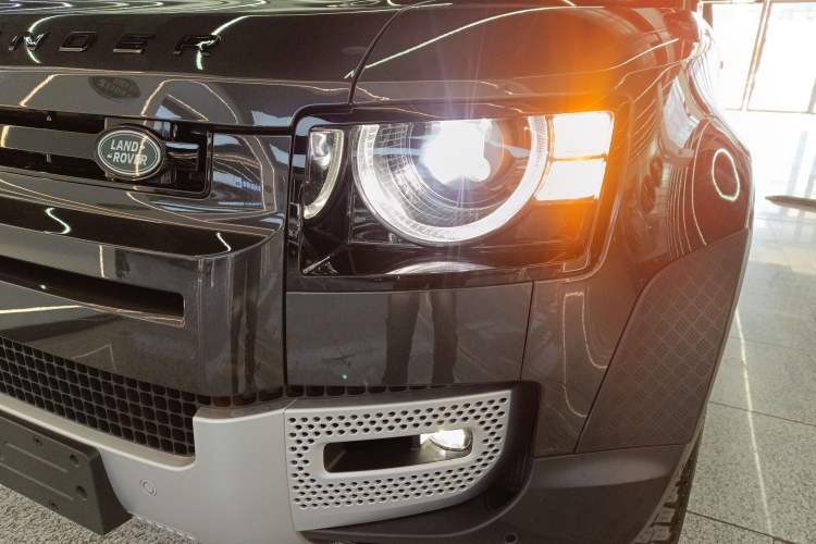 Used Land Rover Defender 2025 110 3.0T P400 Dark Edition Left Front Headlight