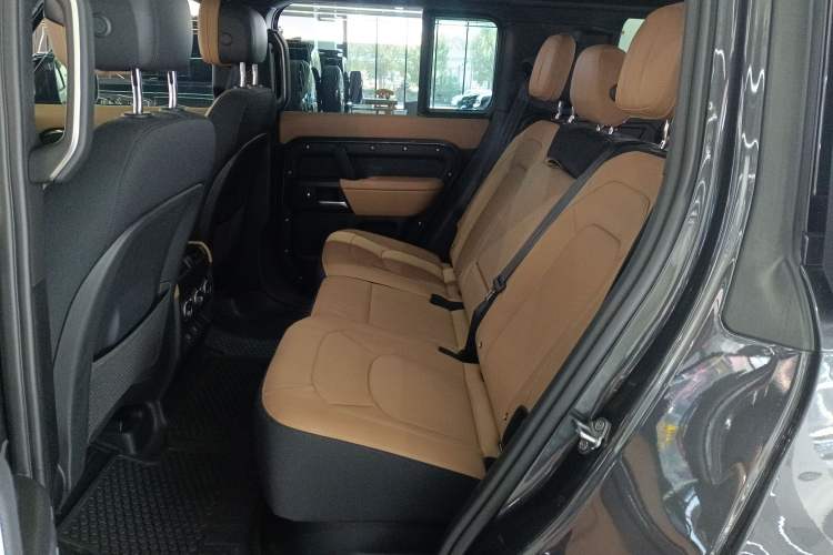 Used Land Rover Defender 2025 110 3.0T P400 Dark Edition Left Rear Seat