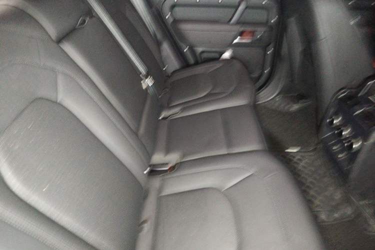Used Land Rover Defender 2025 110 3.0T P400 X-Dynamic SE Left Rear Seat