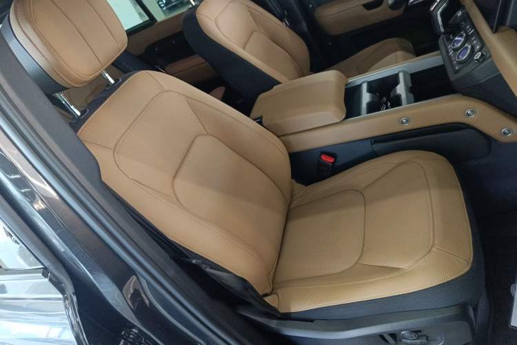 Used Land Rover Defender 2025 110 3.0T P400 Dark Edition Right Front Seat