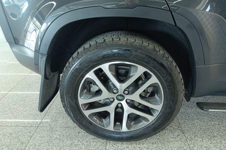 Used Land Rover Defender 2025 110 3.0T P400 Dark Edition Right Rear Wheel Hub