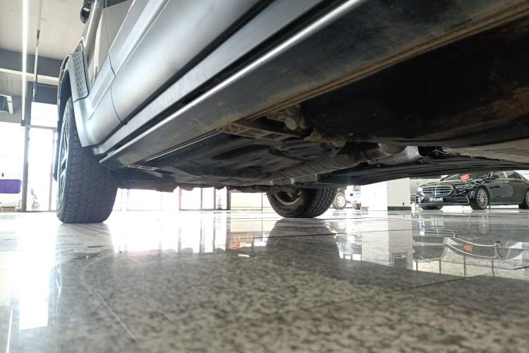 Used Land Rover Defender 2025 110 3.0T P400 Dark Edition Right Side Sill