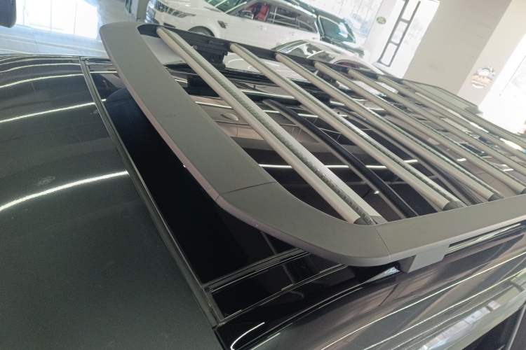 Used Land Rover Defender 2025 110 3.0T P400 Dark Edition Roof