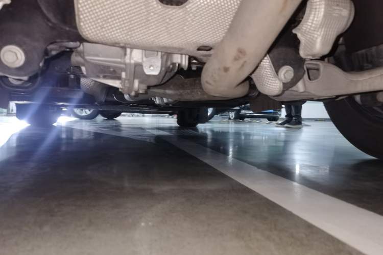 Used Land Rover Defender 2025 110 3.0T P400 – Dynamic HSE Chassis Rear