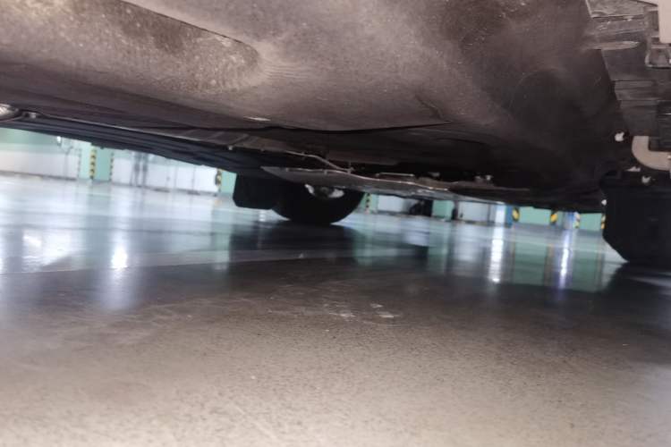 Used Land Rover Defender 2025 110 3.0T P400 – Dynamic HSE Chassis Rear Right