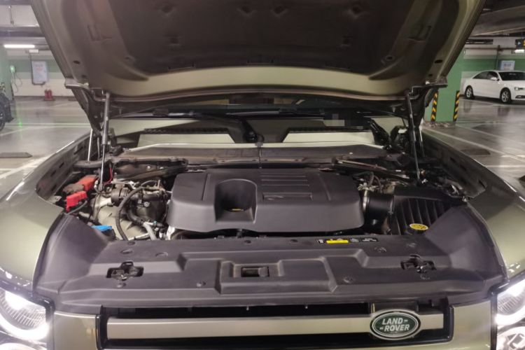 Used Land Rover Defender 2025 110 3.0T P400 – Dynamic HSE Engine Bay