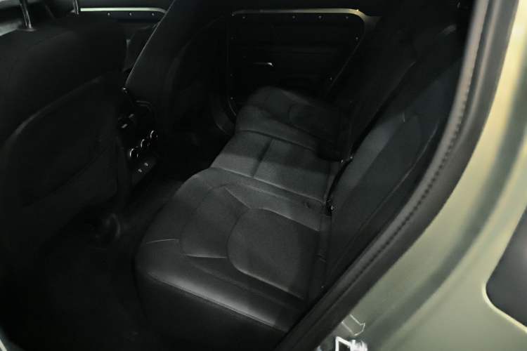 Used Land Rover Defender 2025 110 3.0T P400 – Dynamic HSE Left Rear Seat