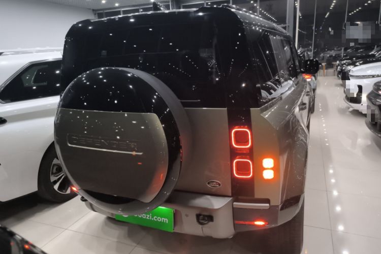 Used Land Rover Defender 2025 110 3.0T P400 – Dynamic HSE Rear